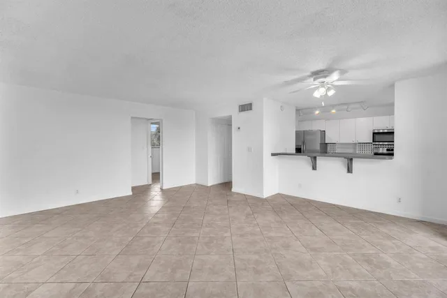 $2,300 | 3100 North Pine Island Road, Unit 306, Sunrise, FL 33351