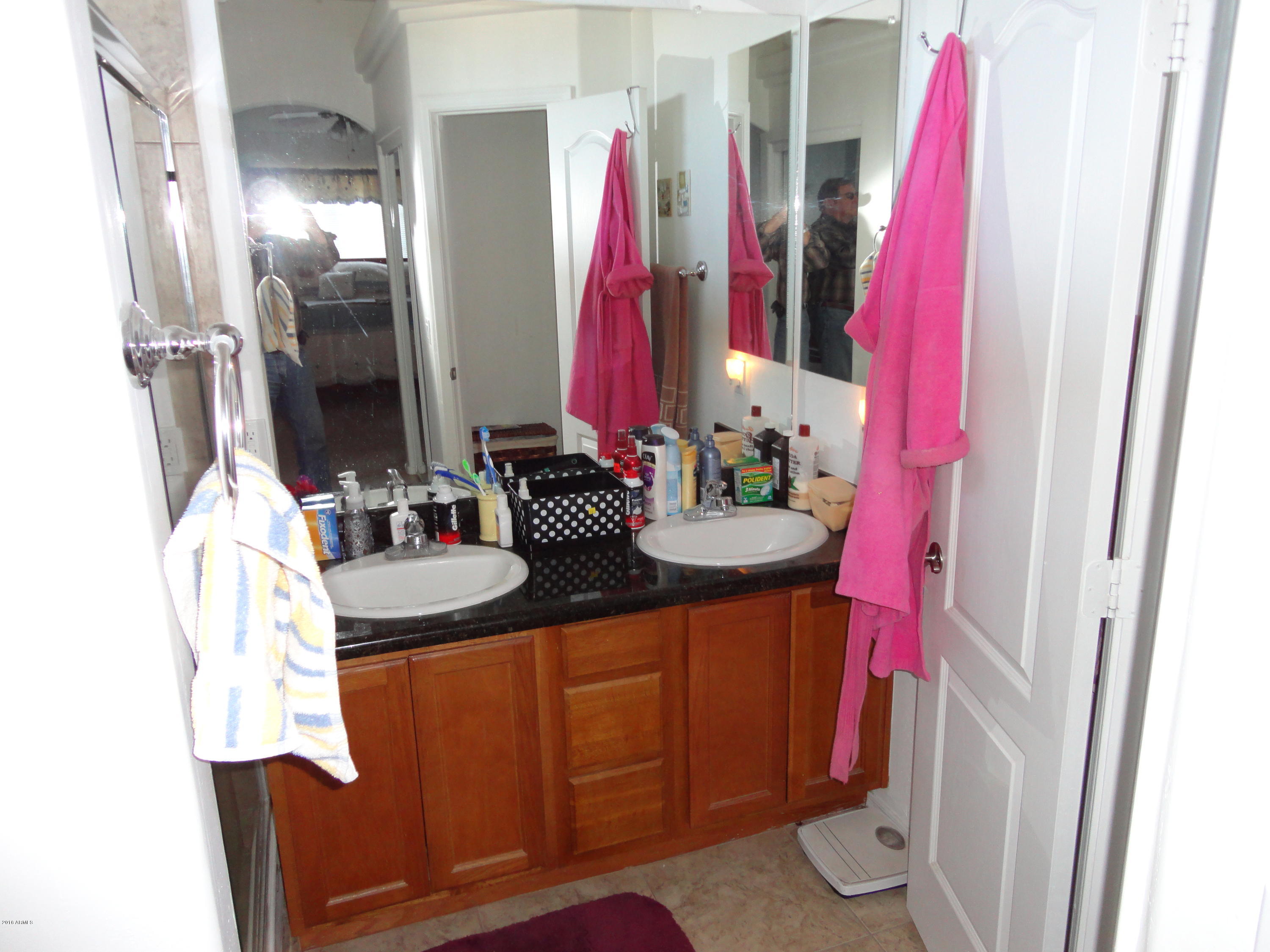 14802 South Capistrano Road Arizona City, AZ 85123 - Photo 8 of 10 Dbl. Sinks In Mstr. Bath