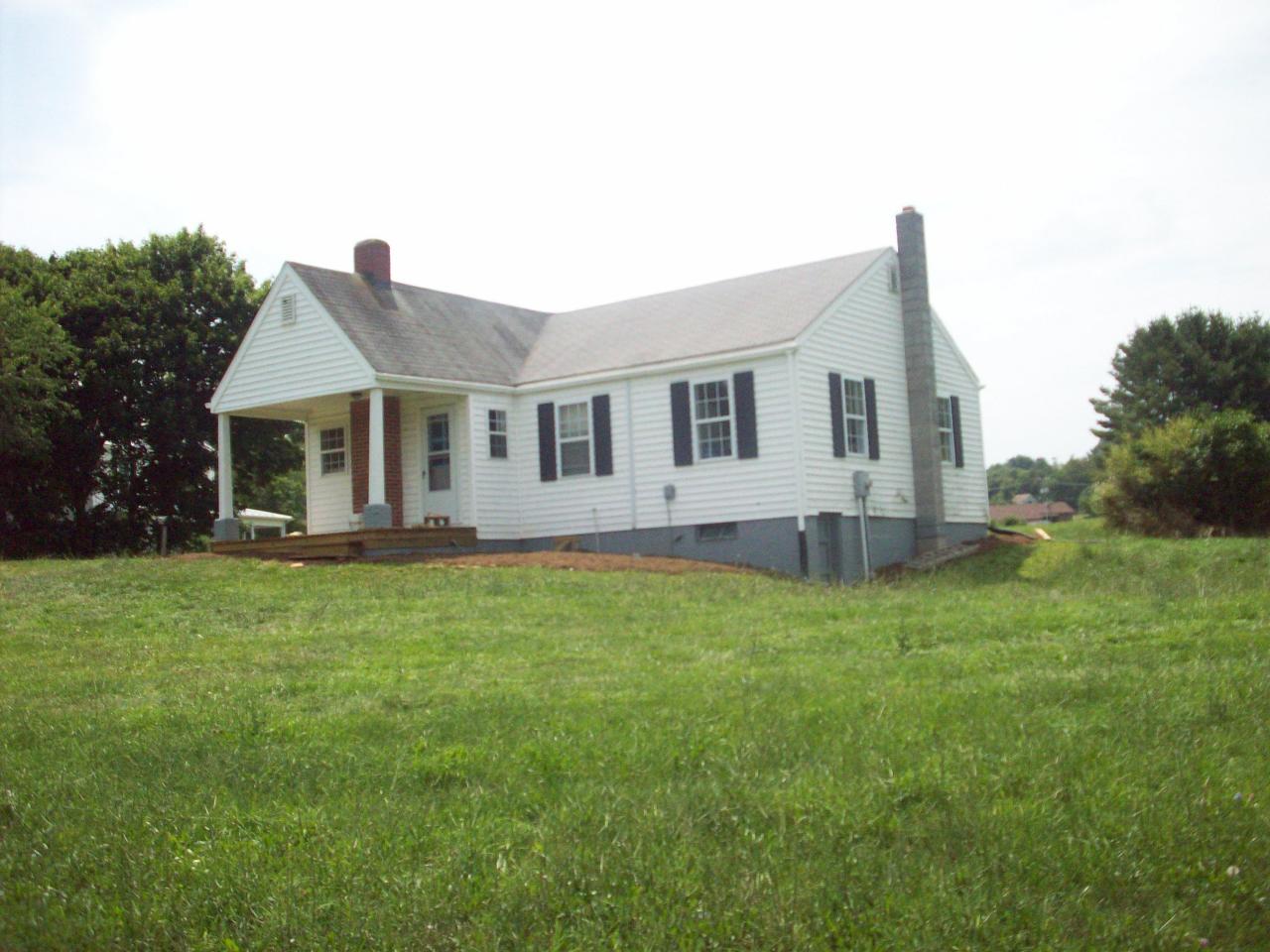 159 Conner Grove Road Southwest Willis, VA 24380 - Photo 5 of 5 a view of outdoor space yard and front view of a house