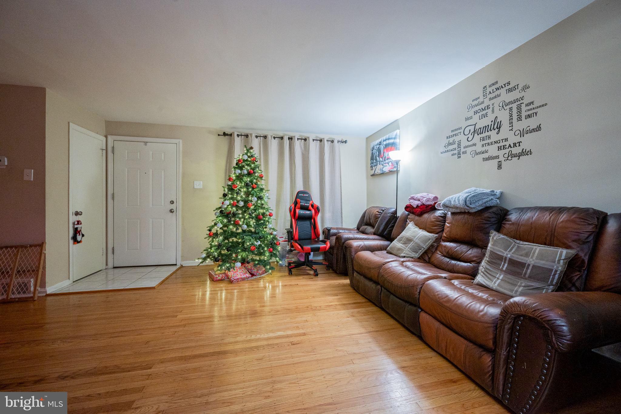 309 Laurel Road Sharon Hill, PA 19079 - Photo 10 of 27 Gallery Image 10