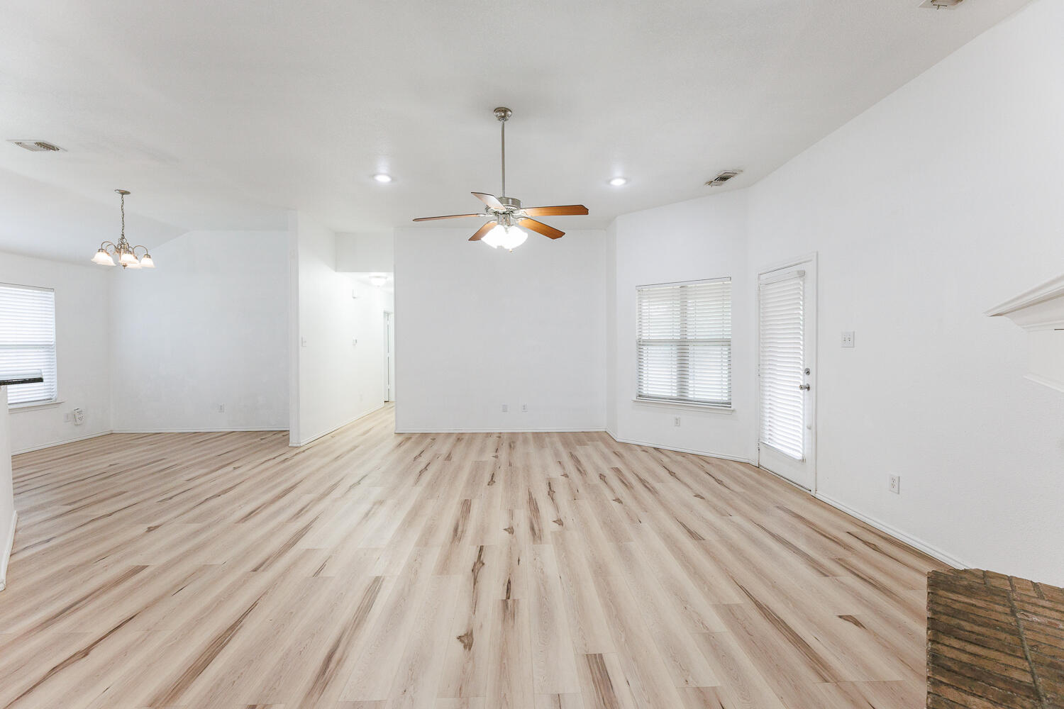 6906 37th Street Lubbock, TX 79407 - Photo 5 of 50 Living Area