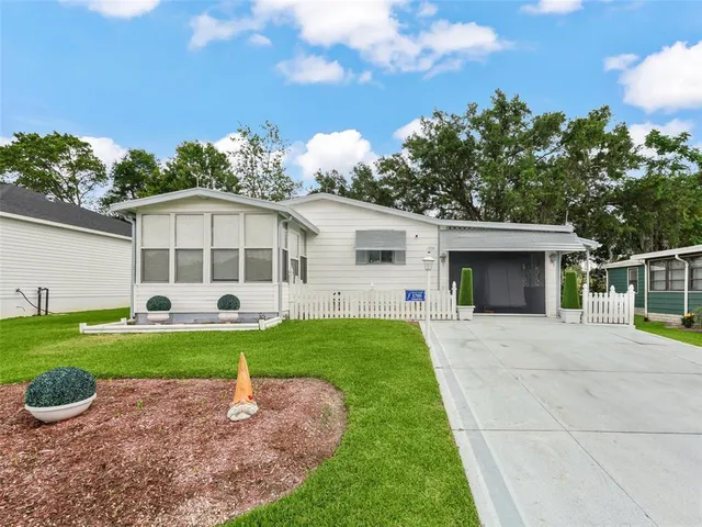 $2,250 | 1705 West Schwartz Boulevard, Lady Lake, FL 32159