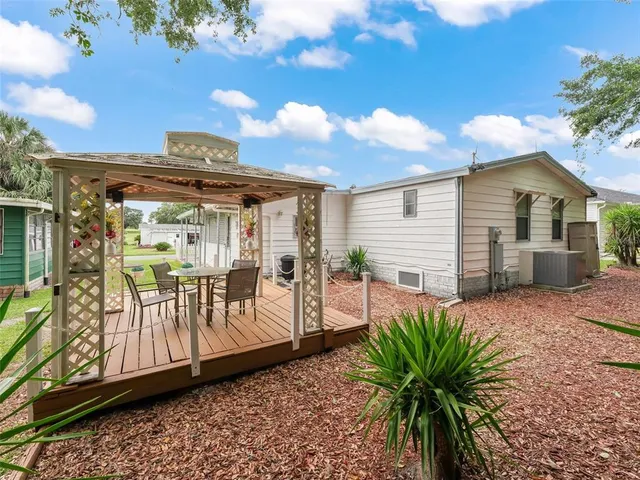 $2,250 | 1705 West Schwartz Boulevard, Lady Lake, FL 32159