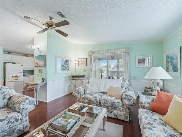 $2,250 | 1705 West Schwartz Boulevard, Lady Lake, FL 32159