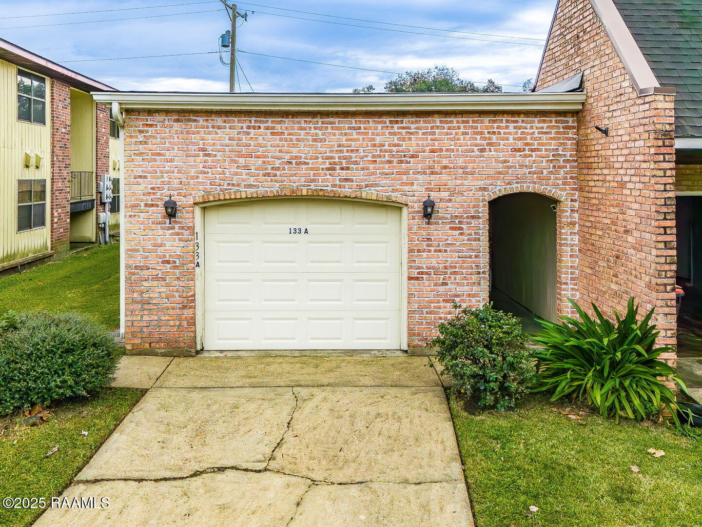 133 Castle Row, Unit A Lafayette, LA 70506 - Photo 21 of 24 16-web-or-mls-DJI_20251212132907_0141_D