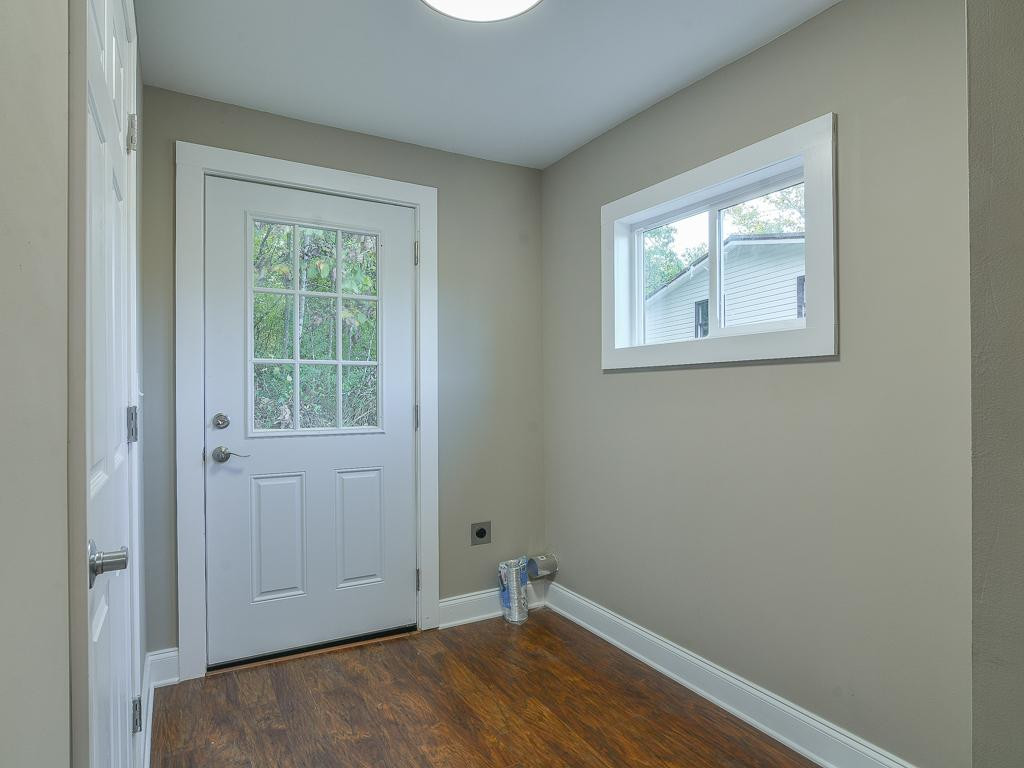 1504 King Springs Road Johnson City, TN 37601 - Photo 14 of 35 Laundry RoomMud Room