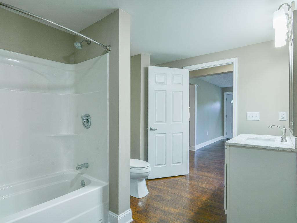 1504 King Springs Road Johnson City, TN 37601 - Photo 18 of 35 View 2 of updated Master BA