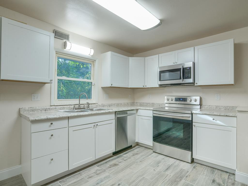 1504 King Springs Road Johnson City, TN 37601 - Photo 26 of 35 Brand new kitchens in duplex