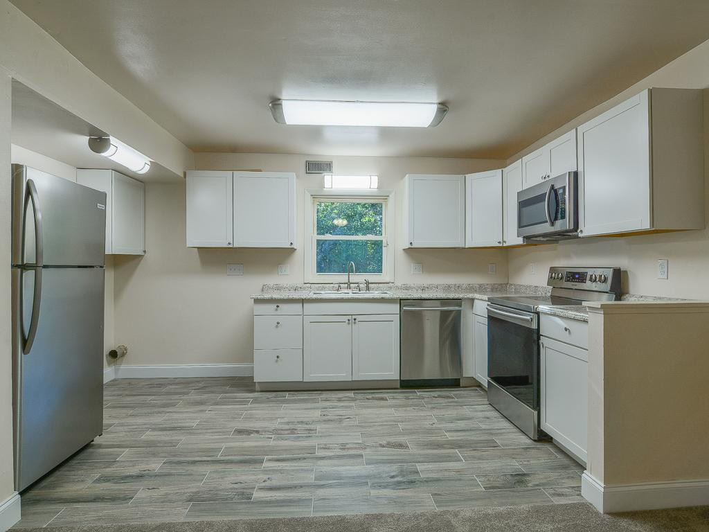 1504 King Springs Road Johnson City, TN 37601 - Photo 27 of 35 View 3 of kitchen in duplex
