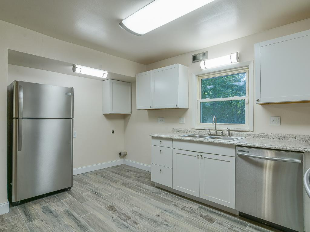 1504 King Springs Road Johnson City, TN 37601 - Photo 28 of 35 Laundry Room in kitchen area