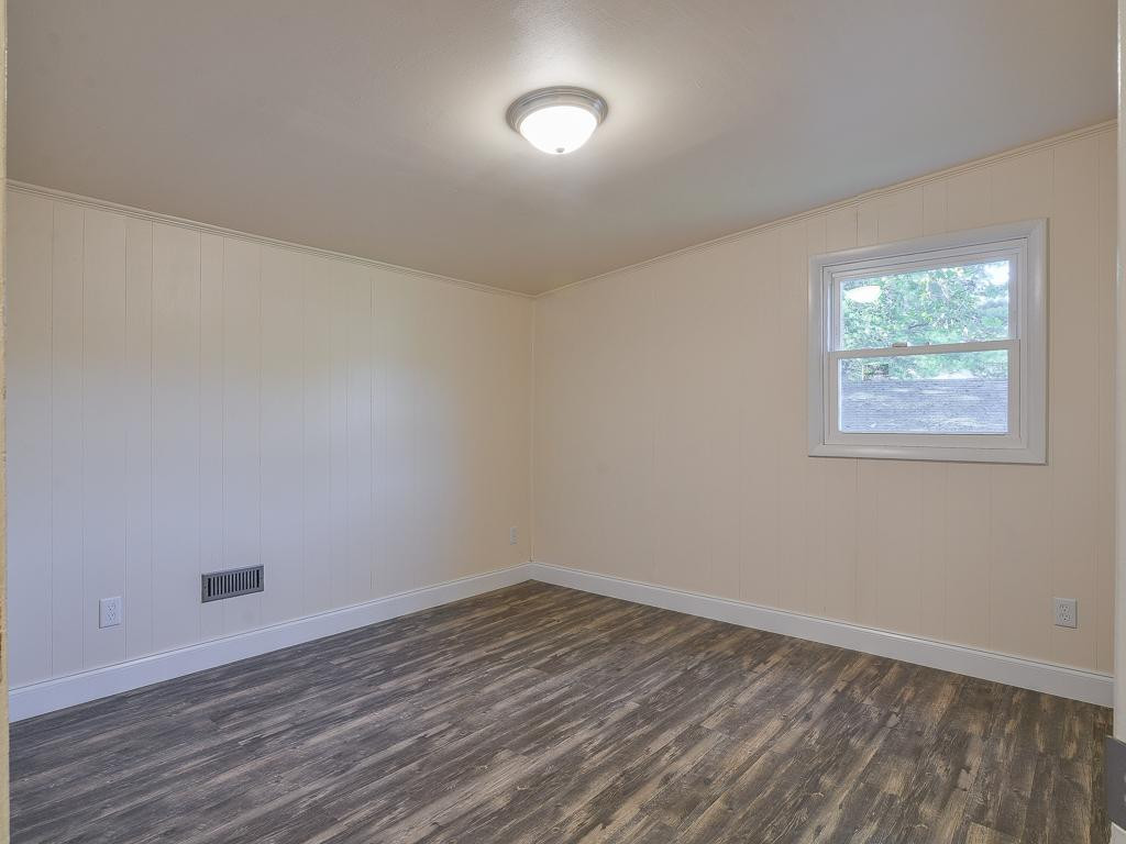 1504 King Springs Road Johnson City, TN 37601 - Photo 34 of 35 Bedroom 2 in duplex view 1