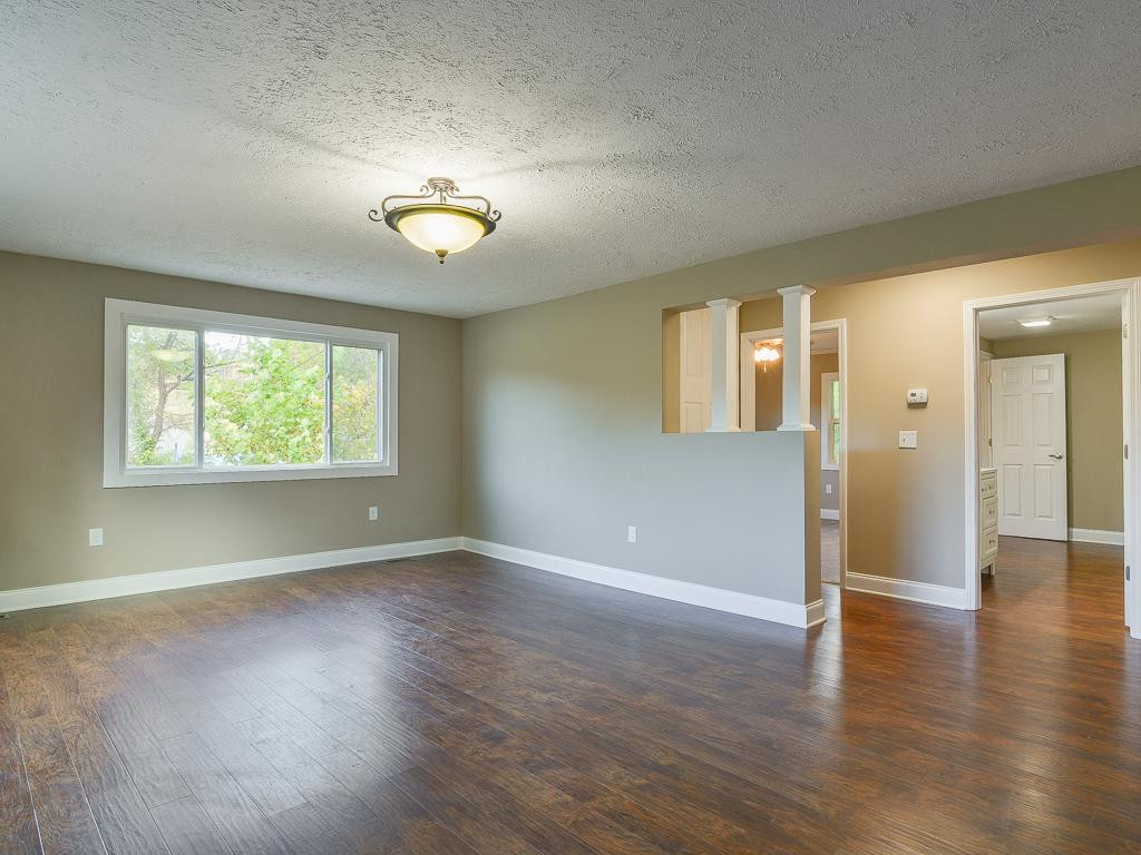 1504 King Springs Road Johnson City, TN 37601 - Photo 7 of 35 Living Room View 2 of home