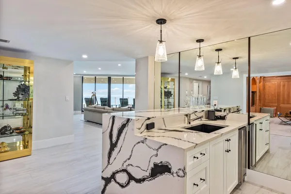 $5,650,000 | 176 South Collier Boulevard, Unit PHA, Marco Island, FL 34145