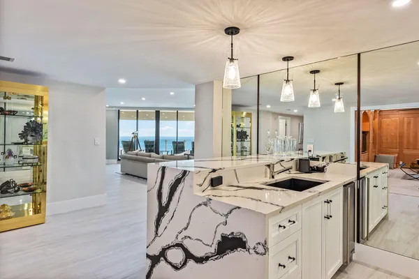 $5,650,000 | 176 South Collier Boulevard, Unit PHA, Marco Island, FL 34145