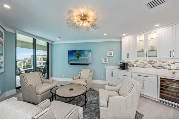 $5,650,000 | 176 South Collier Boulevard, Unit PHA, Marco Island, FL 34145