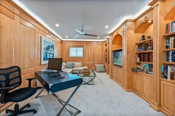 $5,650,000 | 176 South Collier Boulevard, Unit PHA, Marco Island, FL 34145