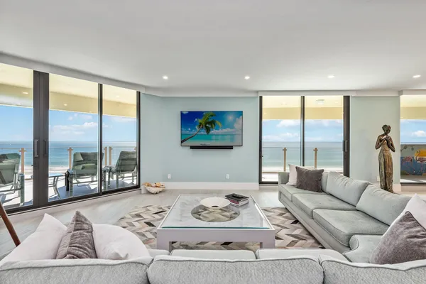 $5,650,000 | 176 South Collier Boulevard, Unit PHA, Marco Island, FL 34145