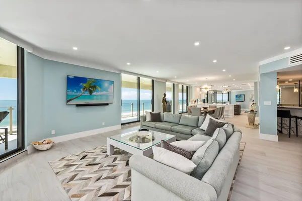 $5,650,000 | 176 South Collier Boulevard, Unit PHA, Marco Island, FL 34145