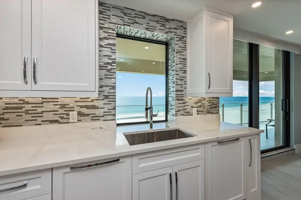 $5,650,000 | 176 South Collier Boulevard, Unit PHA, Marco Island, FL 34145