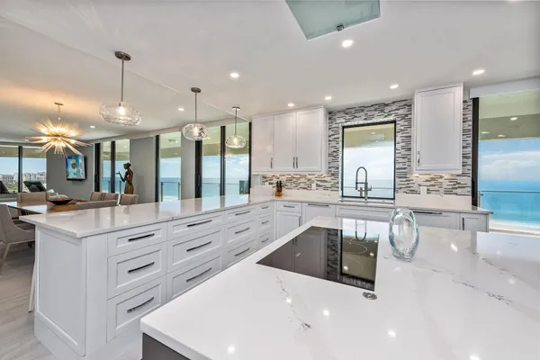 $5,650,000 | 176 South Collier Boulevard, Unit PHA, Marco Island, FL 34145