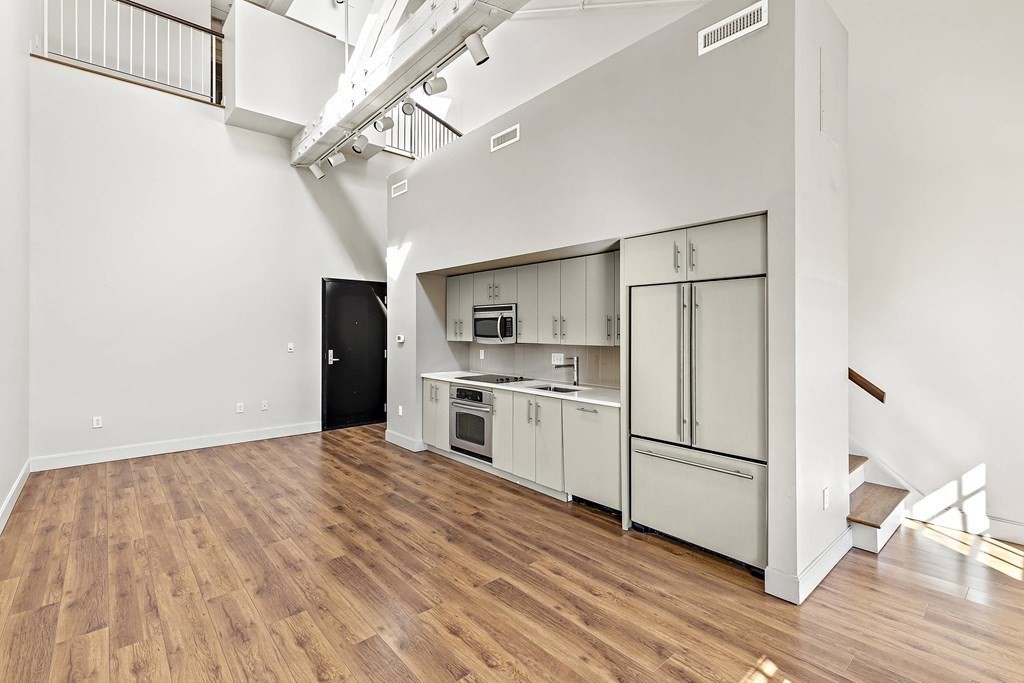 33 3rd Avenue, Unit PH309 Boston, MA 02129 - Photo 7 of 23