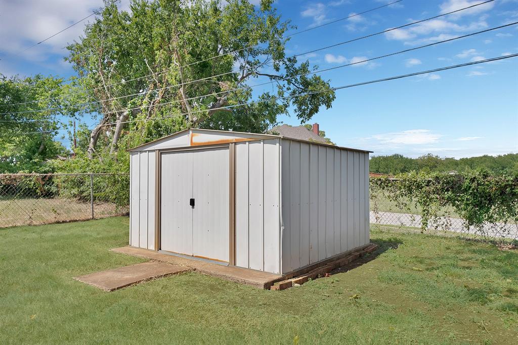 825 East Prairie View Road Crowley, TX 76036 - Photo 23 of 32 Gallery Image 23