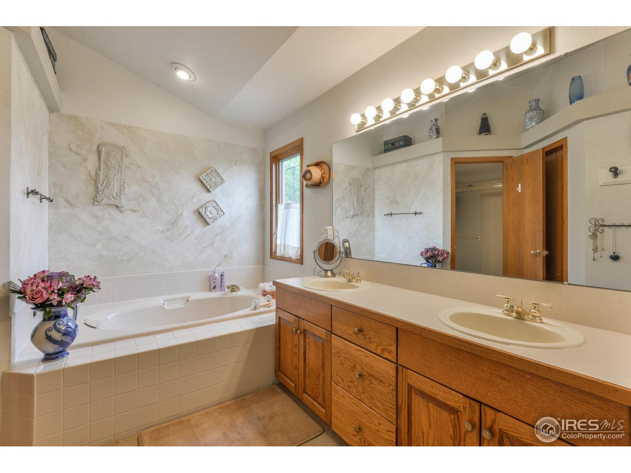 1712 Silvergate Road Fort Collins, CO 80526 - Photo 28 of 39 Gallery Image 28