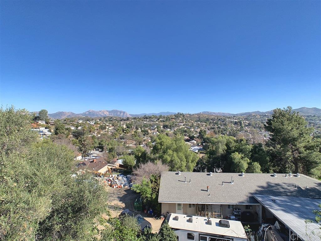 11807 Altadena Road Lakeside, CA 92040 - Photo 3 of 19