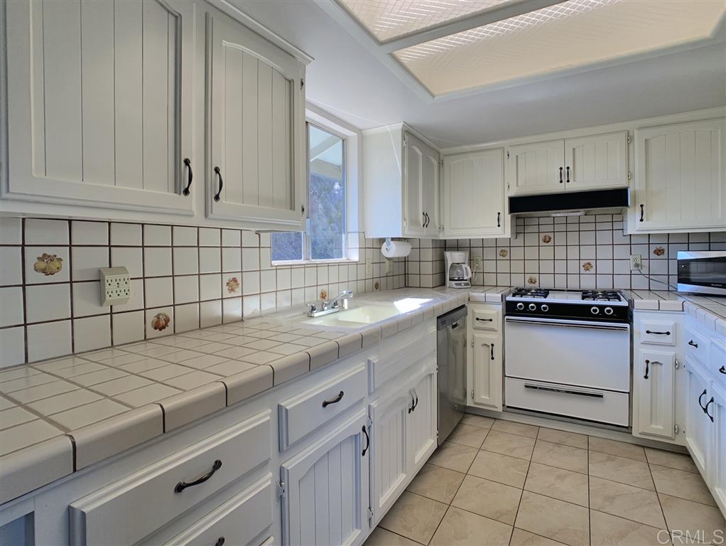 11807 Altadena Road Lakeside, CA 92040 - Photo 7 of 19