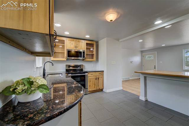 22 North Chelton Road Colorado Springs, CO 80909 - Photo 7 of 27 Gallery Image 7