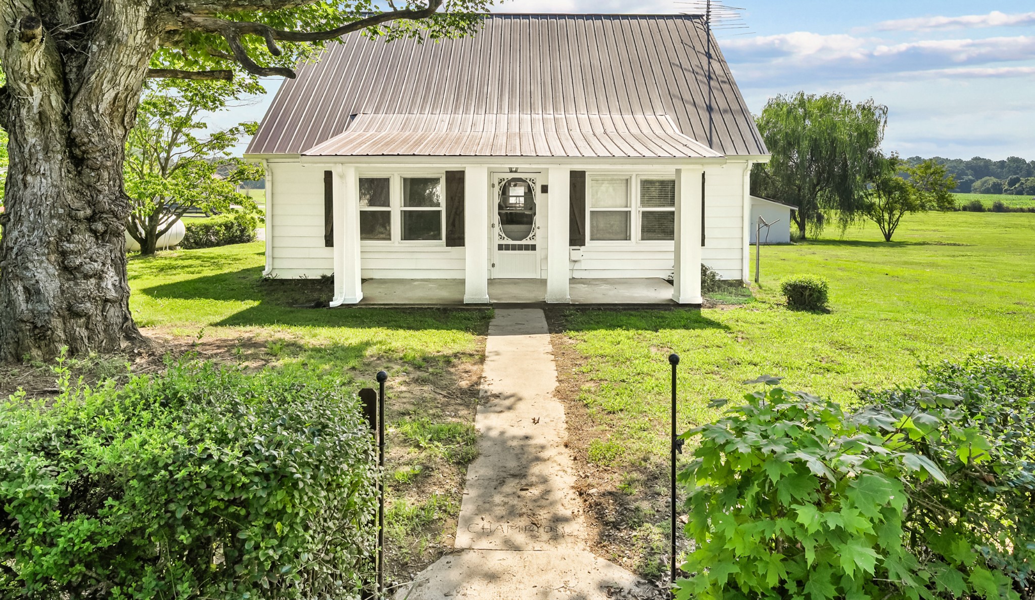 6606 Old Tullahoma Road Winchester, TN 37398 - Photo 2 of 42