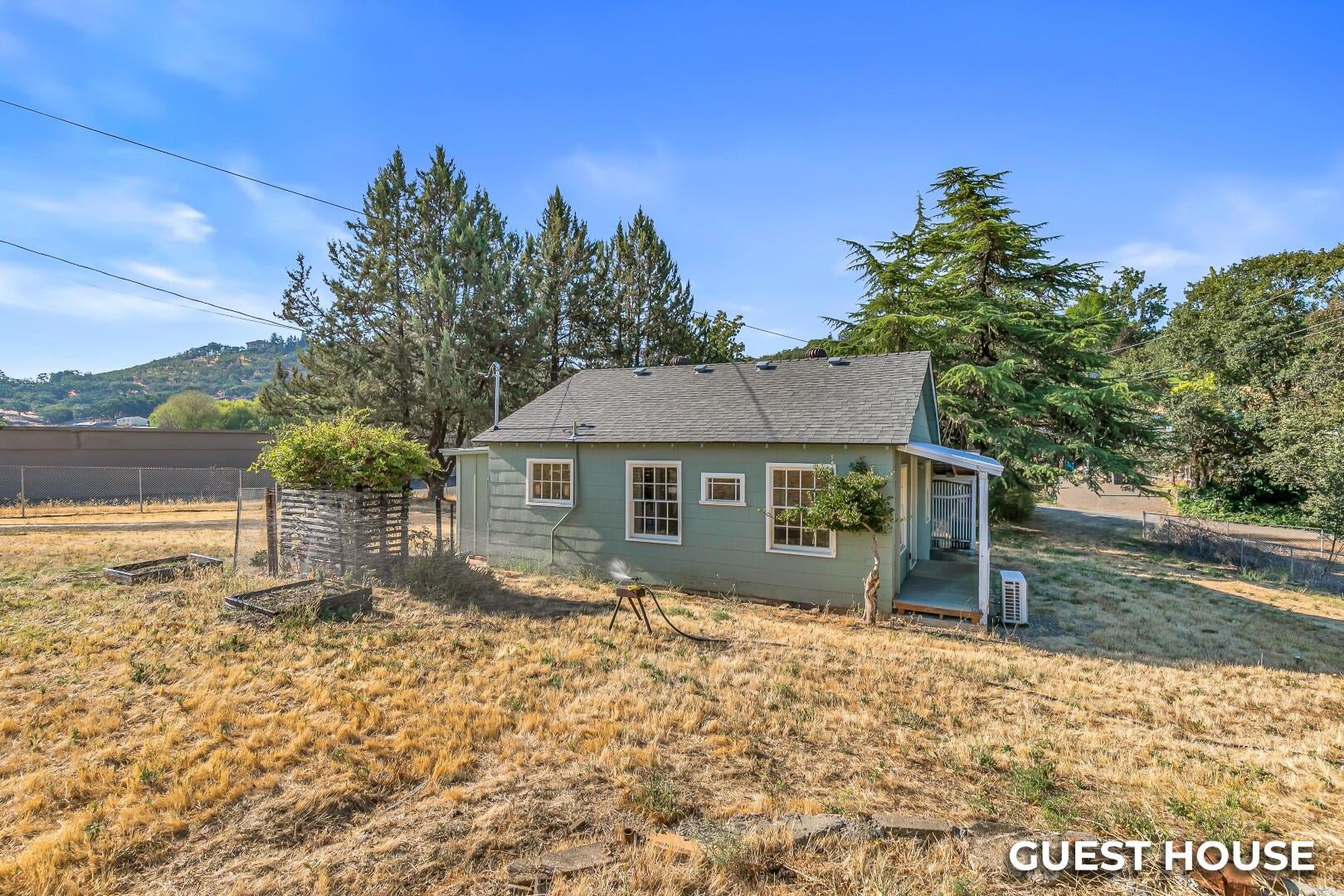 1324 Vawter Road Medford, OR 97501 - Photo 24 of 59 9R9A0060