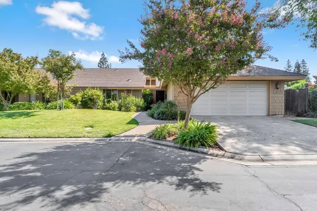 $389,000 | 1041 West Sierra Avenue, Fresno, CA 93711