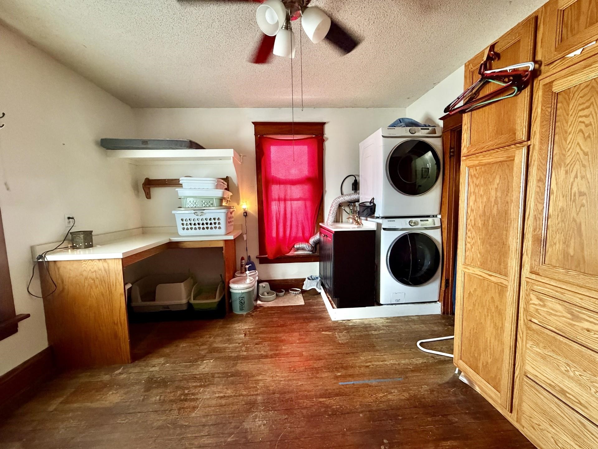 31 3rd Street Savanna, IL 61074 - Photo 38 of 42 a utility room with dryer and washer