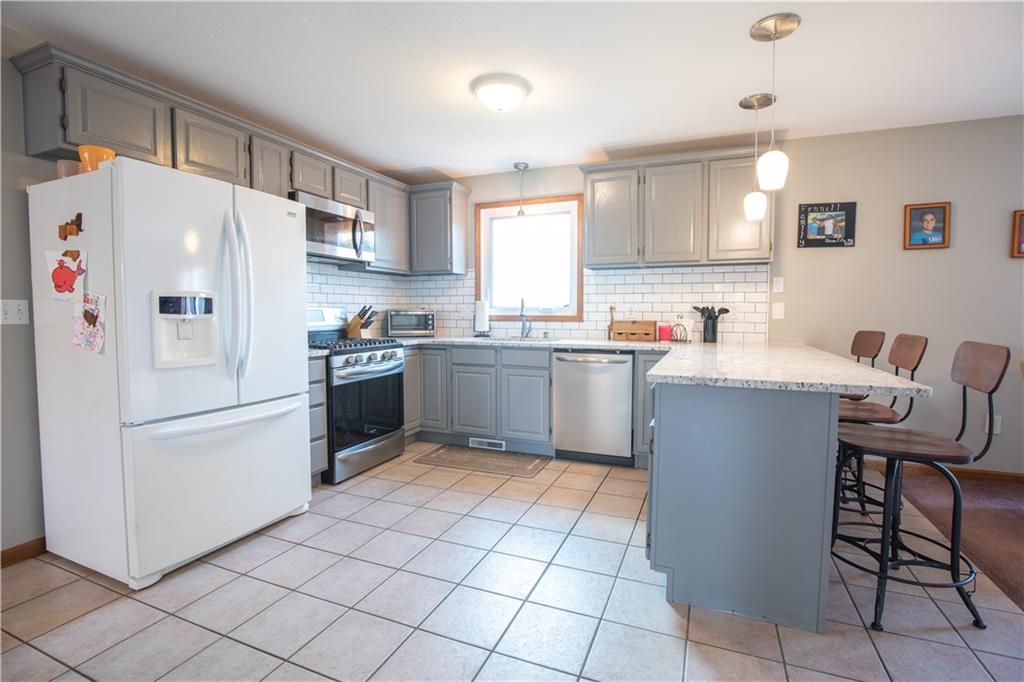 233 West Jefferson Road Butler, PA 16002 - Photo 3 of 25 Gallery Image 3