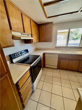 $405,000 | 13925 Burning Tree Drive, Victorville, CA 92395