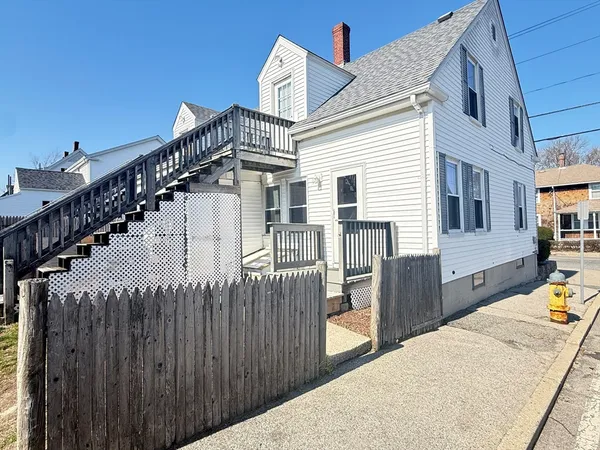 $3,200 | 406-408 Court Street, Unit 406, Plymouth, MA 02360