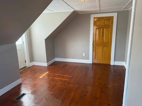 $3,200 | 406-408 Court Street, Unit 406, Plymouth, MA 02360