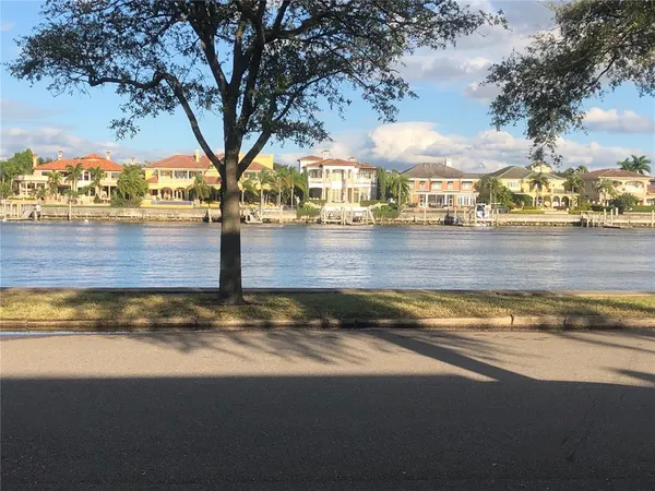 $1,900 | 224 Channel Drive, Unit A, Tampa, FL 33606