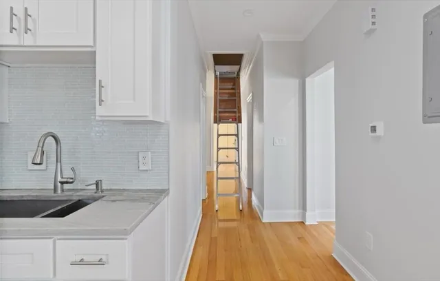 $3,000 | 27 Lyon Street, Unit 3, Boston, MA 02122