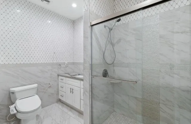 $3,000 | 27 Lyon Street, Unit 3, Boston, MA 02122