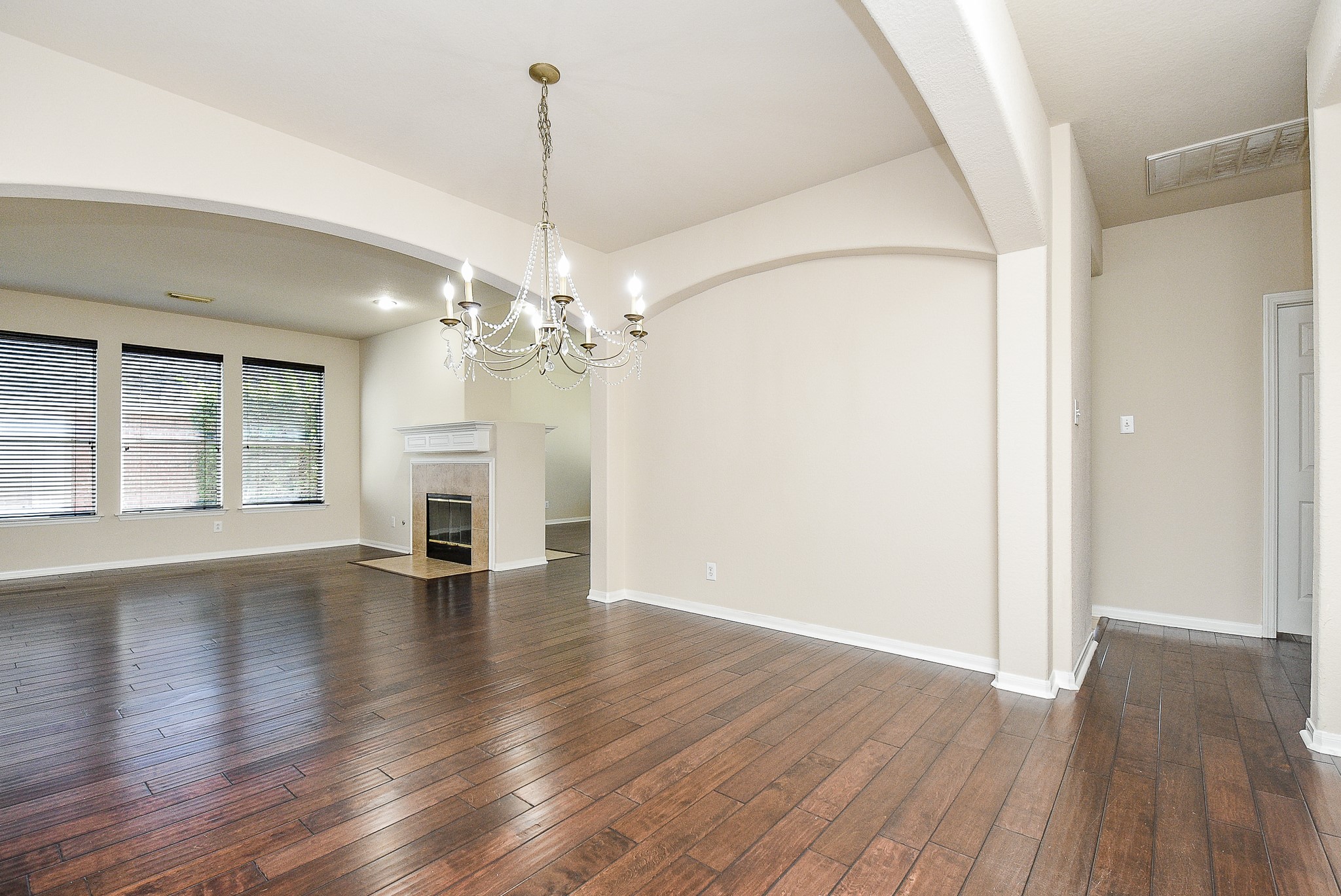9135 Edgeloch Drive Spring, TX 77379 - Photo 4 of 32