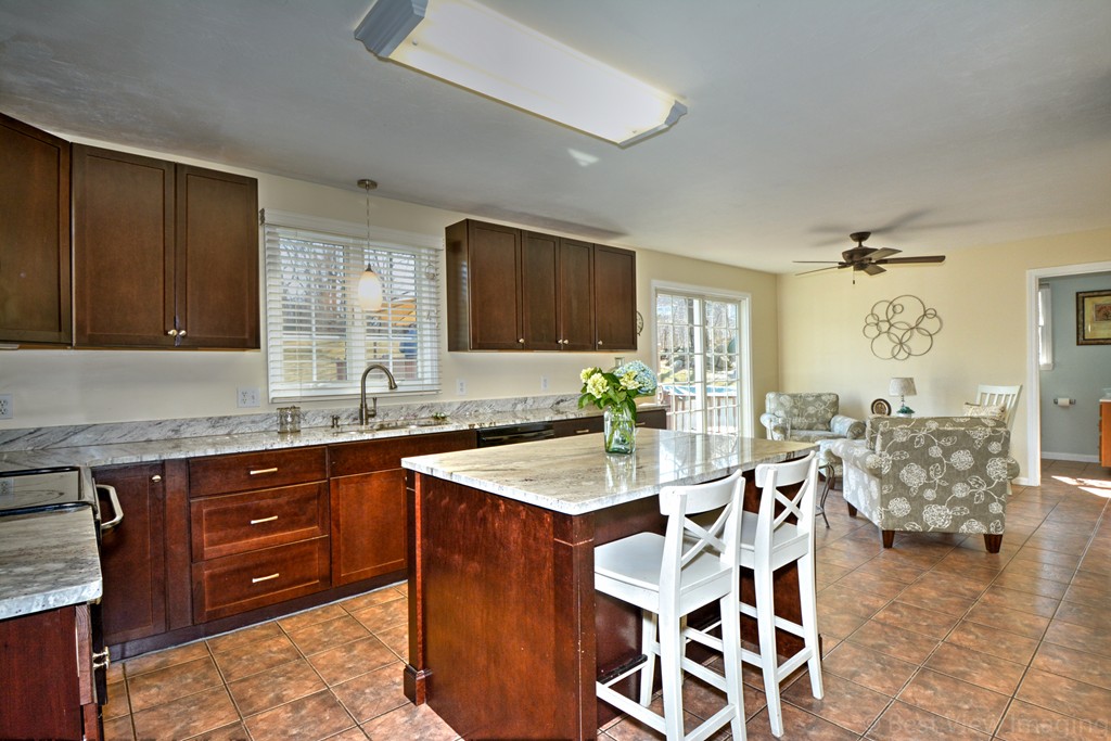 21 Welsh Road Sutton, MA 01590 - Photo 5 of 28 Gallery Image 5