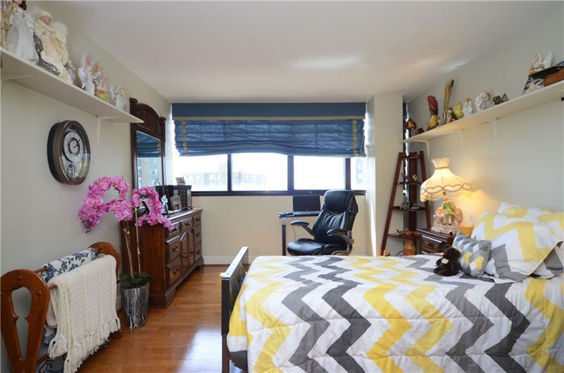 1 Trimont Lane, Unit 470D Pittsburgh, PA 15211 - Photo 15 of 21 2nd Bedroom.
