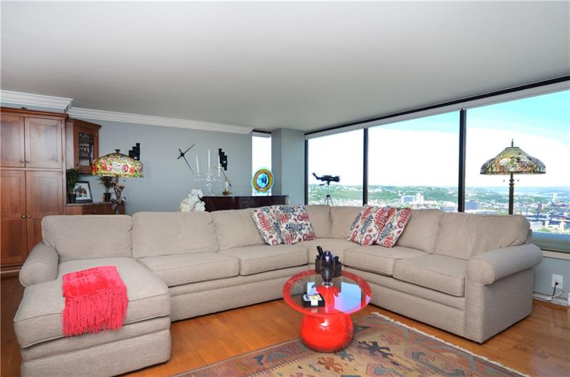 1 Trimont Lane, Unit 470D Pittsburgh, PA 15211 - Photo 3 of 21 Crown Molding, Electronic Shades. Hardwood Floors throughout the Condo.