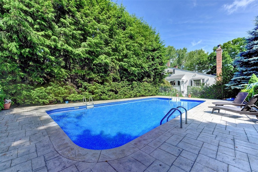 7 Hillside Road Cumberland, RI 02864 - Photo 33 of 40