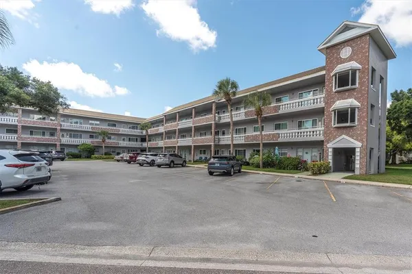 $169,000 | 2461 Rhodesian Drive, Unit 45, Clearwater, FL 33763