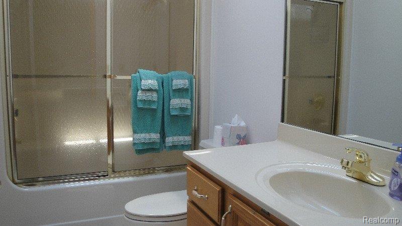 2210 West Brocker Road Metamora, MI 48455 - Photo 17 of 32 Main Bath.jpg