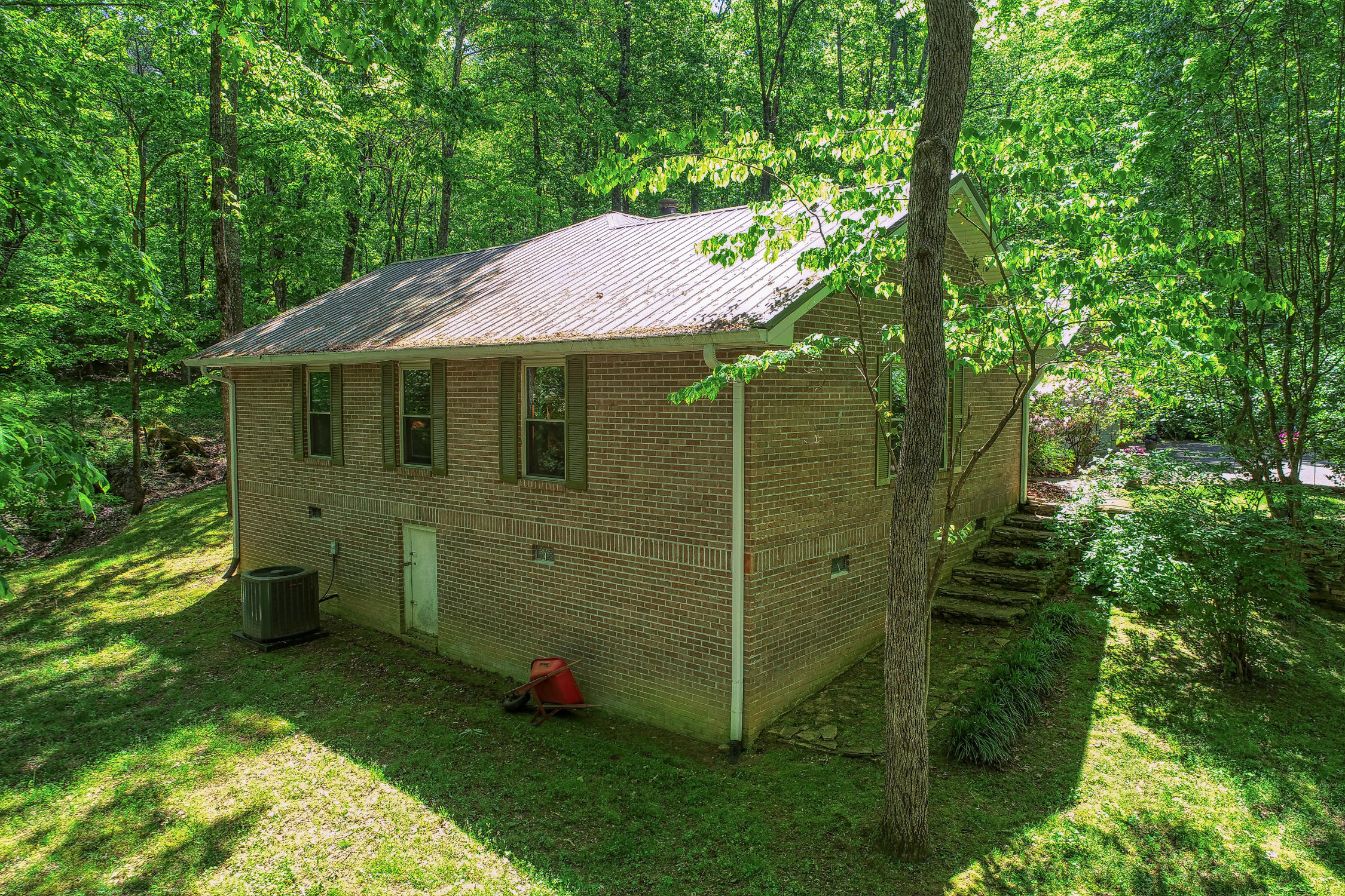 132 Rabbit Run Way Dandridge, TN 37725 - Photo 5 of 44 BG. 132 Rabbit Run. Dandridge MLSa (10