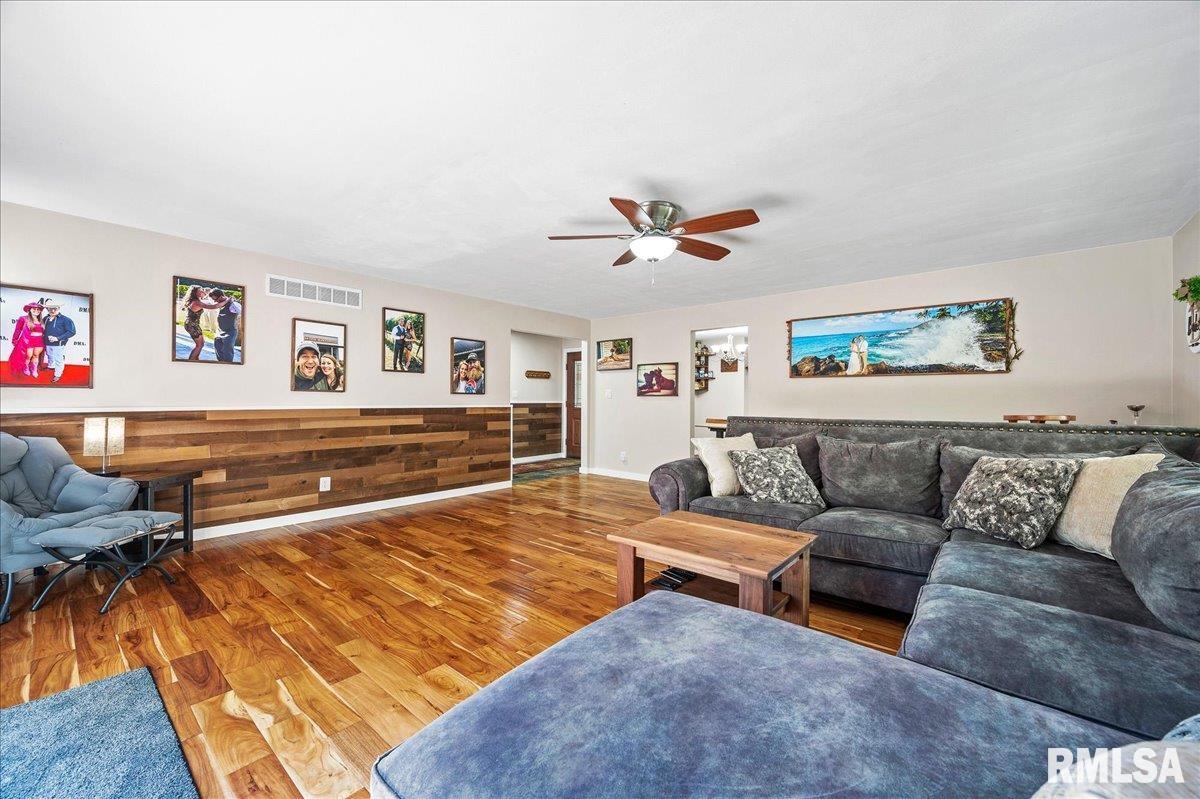 130 East High Point Road Peoria, IL 61614 - Photo 4 of 26 Gallery Image 4